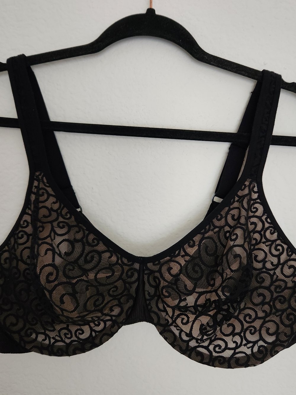 Olga Womens Underwire Bra 3 Hook Closure Adjustable Straps 42D